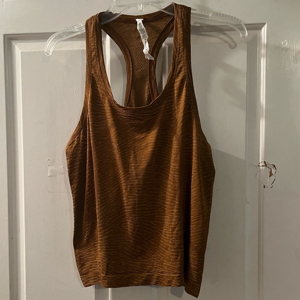 Lululemon top - Picture 1 of 2